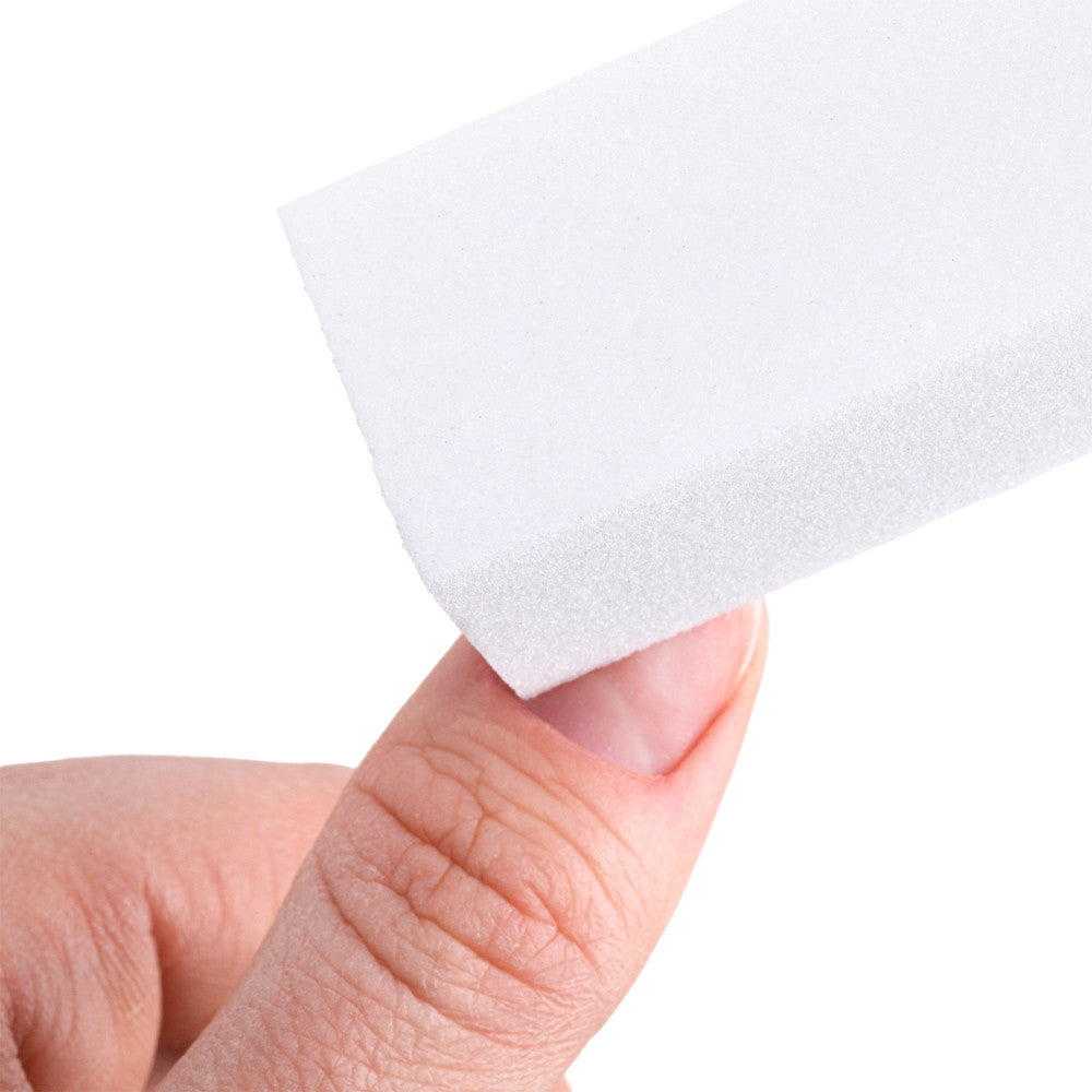 Kynsien viimeistely buffer kynsiviilalla 240/240 grit – hellävarainen ja tarkka tasoitus ennen rakennekynsiä tai lakkausta.