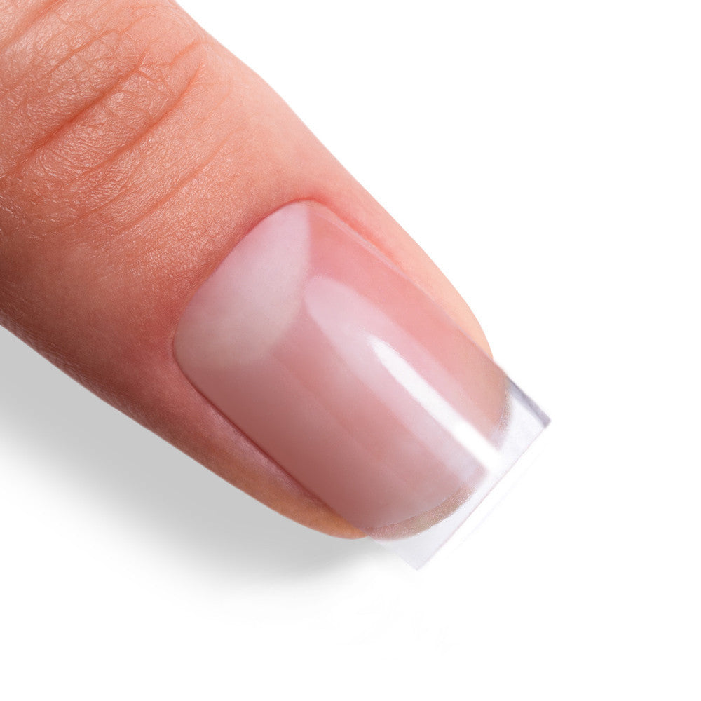 Lähikuva Strong Base -alusgeelilakan paksusta ja itsetasoittuvasta koostumuksesta