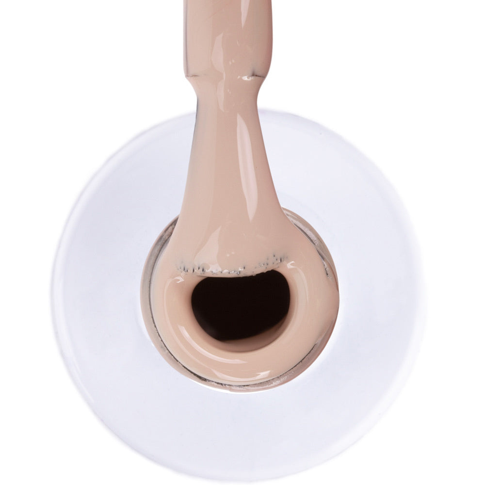 AlleLac N12 Creamy Toffee geelilakka 6 g, kermainen vaaleanbeige nude-sävy siveltimessä.