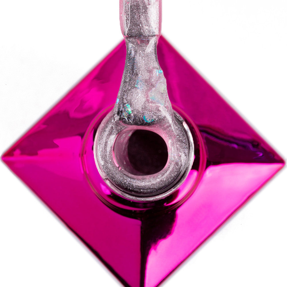 Sparkling French 706 – vaaleanpunainen kimaltava sävy lähikuvassa pullossa