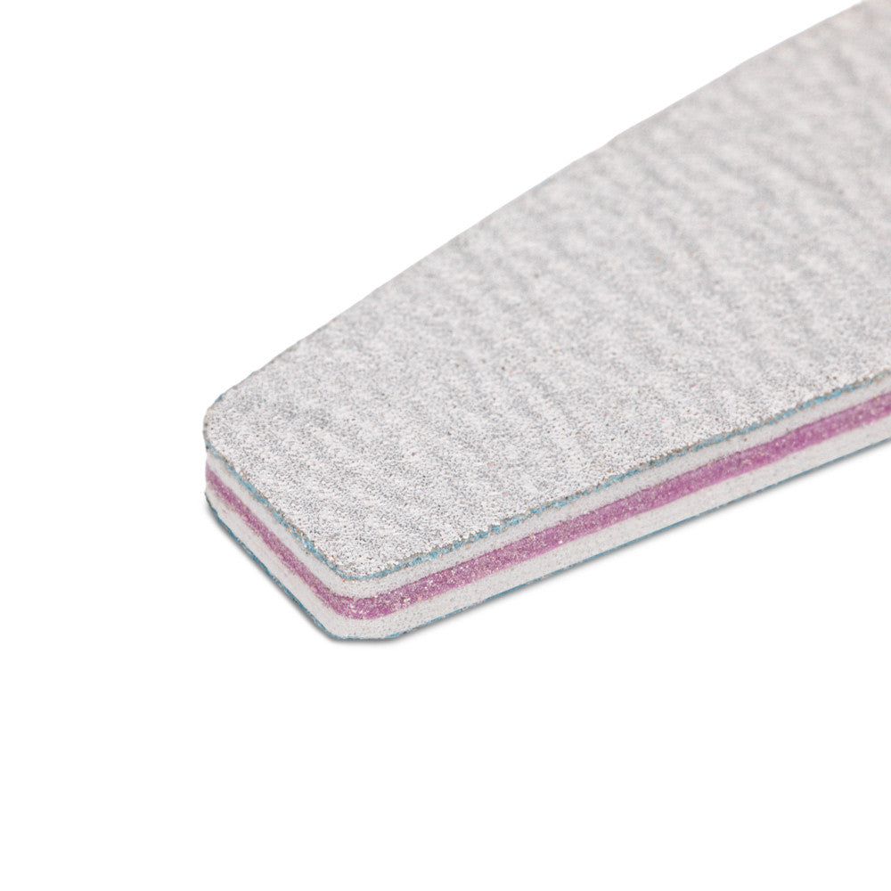 Lähikuva kynsiviilasta 100/180 grit – ammattilaistason viila geelikynsille ja luonnonkynsille.