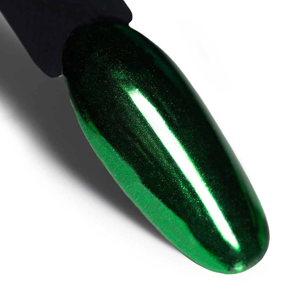 AlleLac Glass Effect Green No. 9 – syvän smaragdinvihreä metallinen chrome- ja lasiefekti kynsitipillä