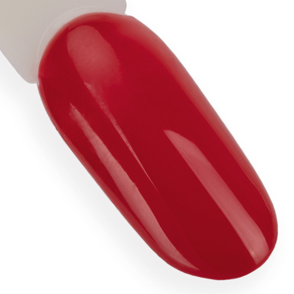 NTN Premium 168 geelilakka kynsillä – kiiltävä punainen lopputulos kynsiuunin jälkeen