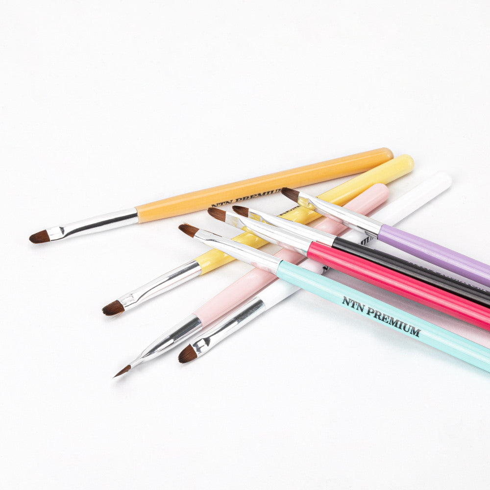 Geelisivellin 8 mm eri värejä, NTN Premium sivellin rakennegeelin muotoiluun kynsiuuni-kovetuksessa